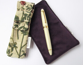 single pen pouch